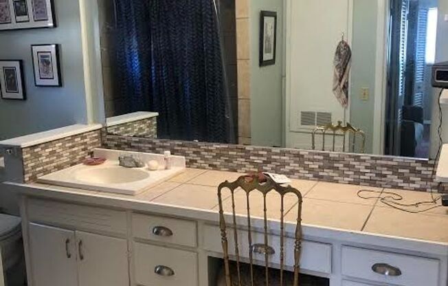 1 bed, 1 bath, $695, Unit Rear