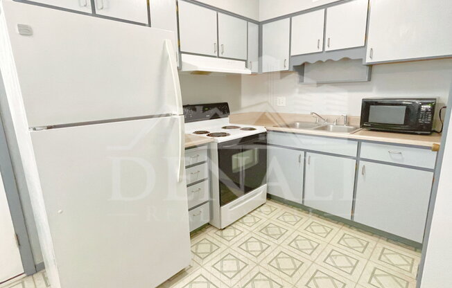 1515 W HUNTINGTON DR