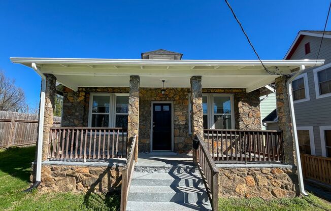 Charming 3BD/1BA Home In Unbeatable Location