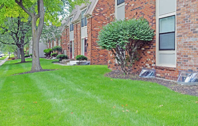 Landscaping at Columbus apartments