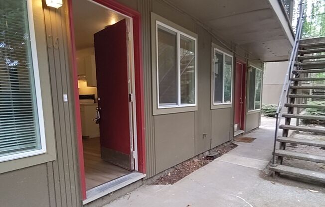 1 bed, 1 bath, 650 sqft, $1,168.75, Unit 3515-15