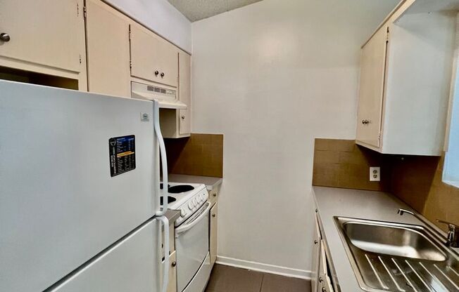 1 bed, 1 bath, $1,300, Unit 2