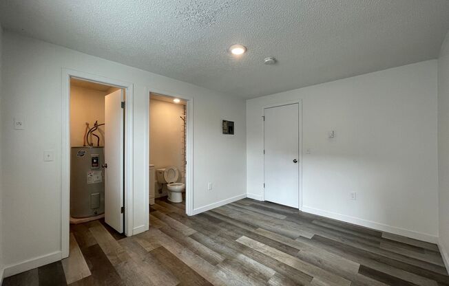 2 beds, 1 bath, 600 sqft, $1,095, Unit Unit 4