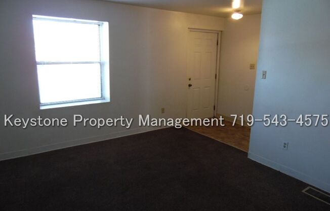 Housing Approved -  Centrally Located Ground Level Apartment 2 Bed/1 Bath Apt.- $925/$925