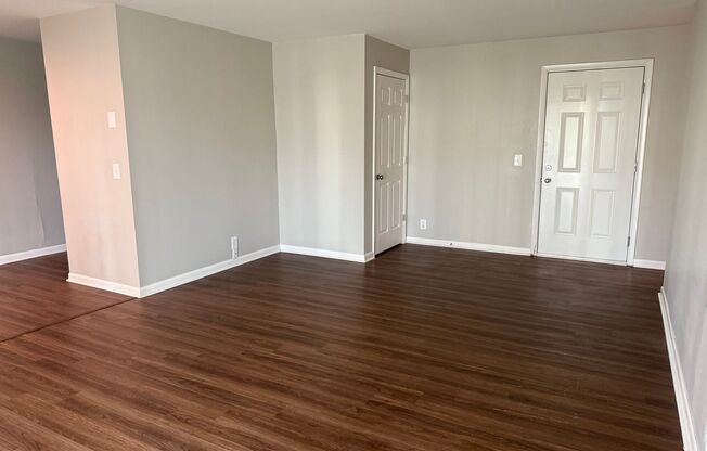 2 beds, 1 bath, 1,000 sqft, $1,195, Unit A8