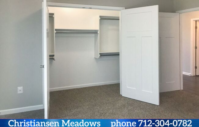 2 beds, 1 bath, 960 sqft, $925, Unit 14-202