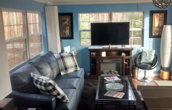 30 E KELLER HL RD