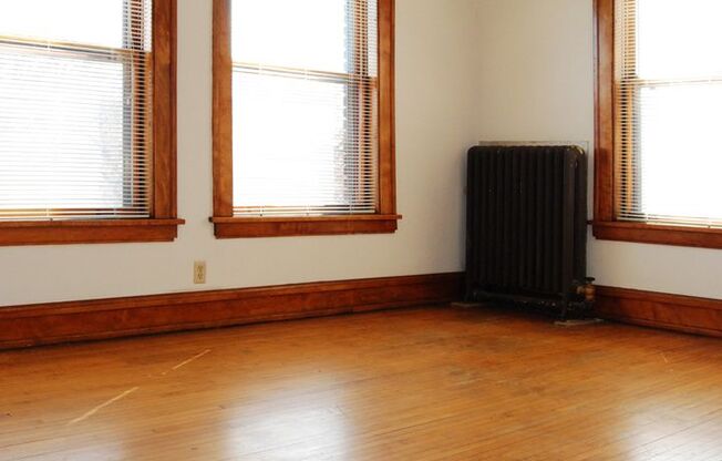 1 bed, 1 bath, 410 sqft, $950, Unit 22 - 26