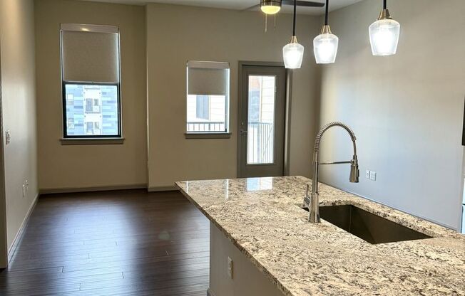 2 beds, 2 baths, 920 sqft, $2,050, Unit 507