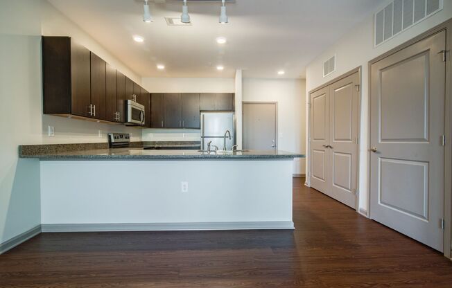 1 bed, 1 bath, 588 sqft, $1,450, Unit 206