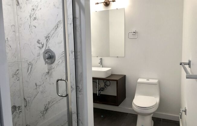 Studio, 1 bath, 400 sqft, $1,262.5, Unit 403