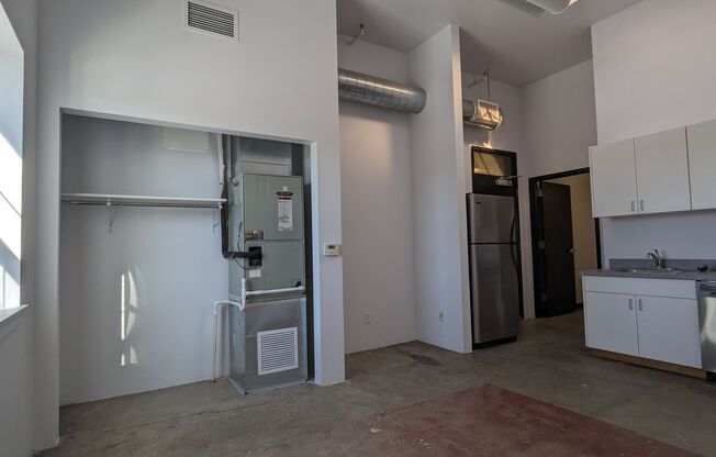 Studio, 1 bath, 669 sqft, $1,245, Unit 420