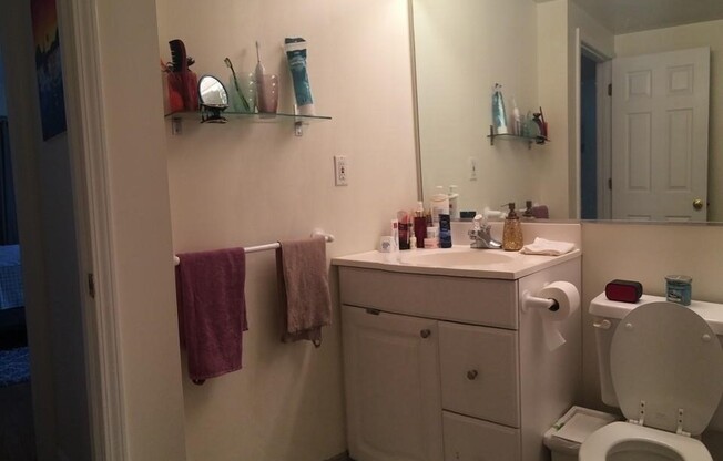 2 beds, 1.5 baths, 820 sqft, $2,900, Unit 217