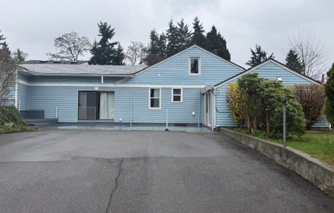 Alfi 23801 Duplex - Mountlake Terrace