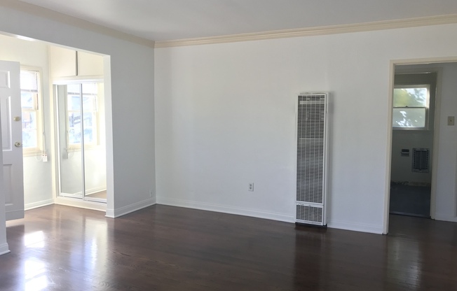 2 beds, 1 bath, $2,625, Unit 1633