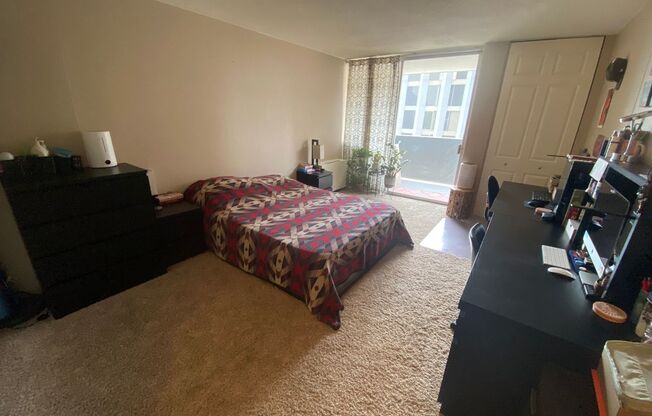 2 beds, 2 baths, $2,100, Unit # 7E