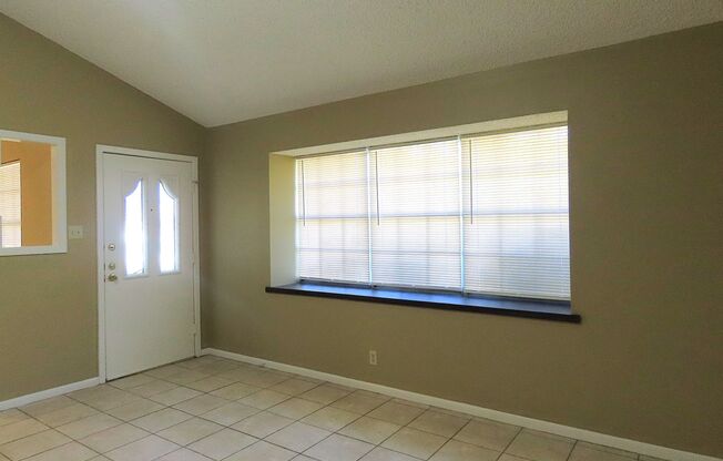 Whitehouse ISD - 3 Bedroom, 2 Bath Duplex, Lawn Care Provided!