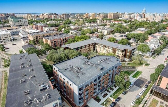 1 bed, 1 bath, 592 sqft, $1,625, Unit 418