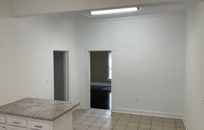 3 beds, 1 bath, $1,100