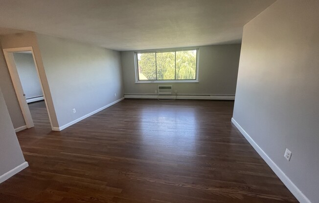 2 beds, 2 baths, 1,100 sqft, $3,980, Unit 9