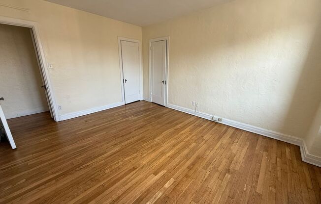 2 beds, 2 baths, 1,303 sqft, $2,200, Unit New King Edward  401