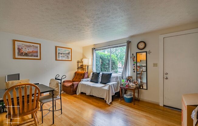 1 bed, 1 bath, $1,075, Unit 1120 Apollo Pl.