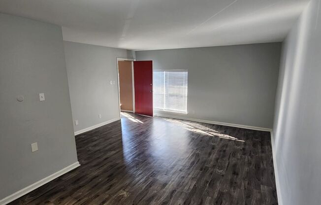 1 bed, 1 bath, $1,000, Unit Unit 42