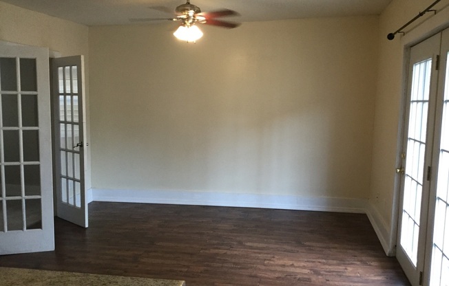 1 bed, 1 bath, $950, Unit #2