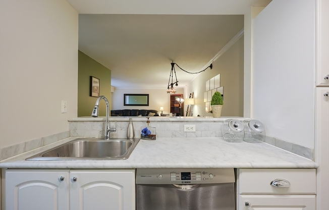 1 bed, 1 bath, 709 sqft, $2,900, Unit 212