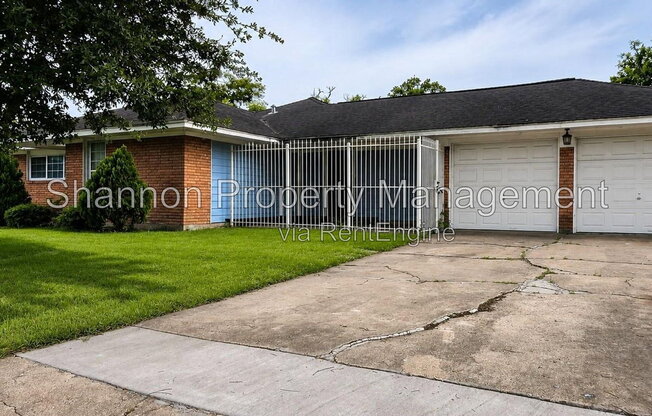 5655 MDW CRK LN