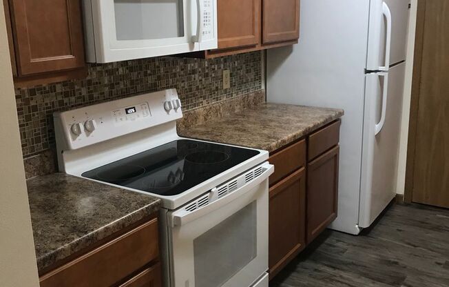 2 beds, 1.5 baths, 1,040 sqft, $1,800, Unit 3172-101