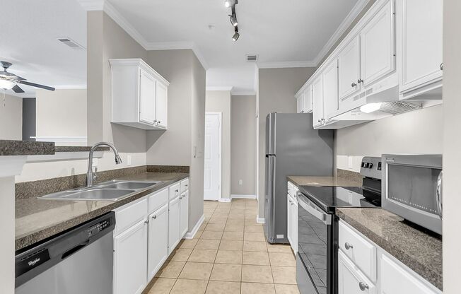 1 bed, 1 bath, $1,650, Unit # 433