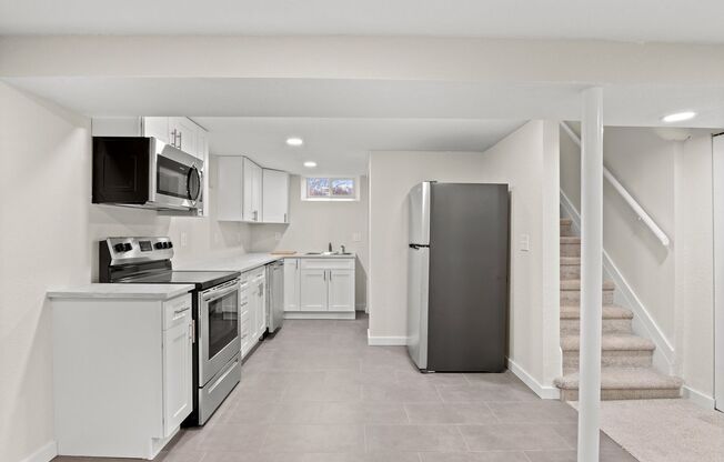 Newly Remodeled 2 Bed, 1 Bath Basement Unit Available in North Park Hill!