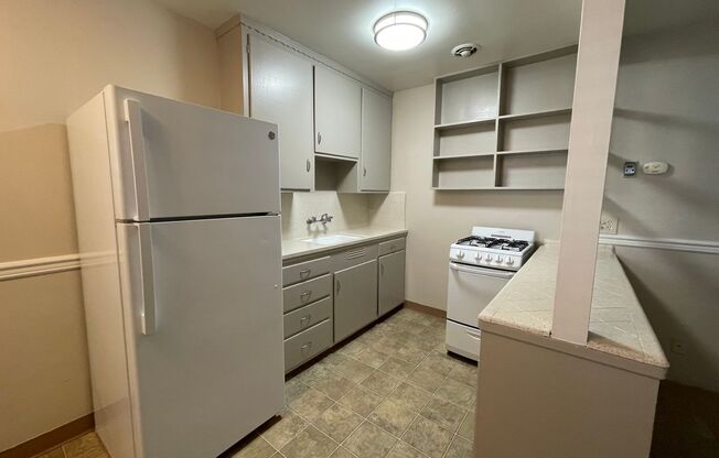 Live Where Midtown Happens – Fort Sutter Manor @ 2508 L Street!