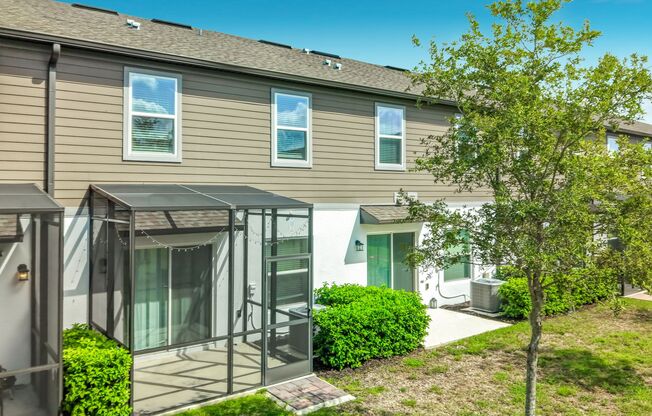 3 beds, 2.5 baths, $2,250