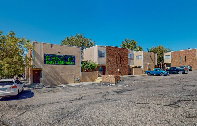 Lomas Townhouse Apartments