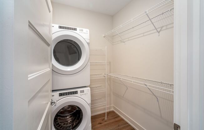 Studio, 1 bath, $1,315, Unit 1050 N 4th St. Apt. 207