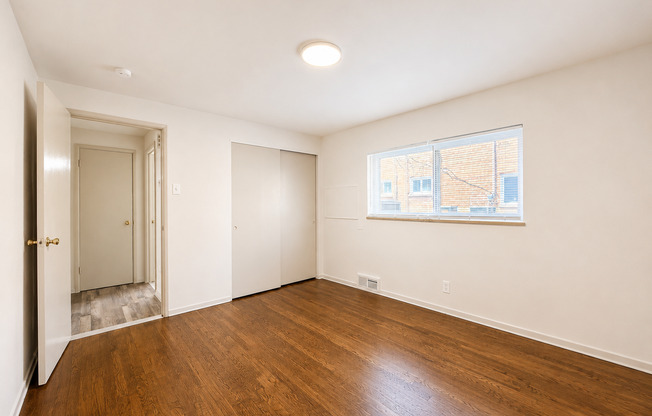 1 bed, 1 bath, 650 sqft, $950, Unit 2819-B