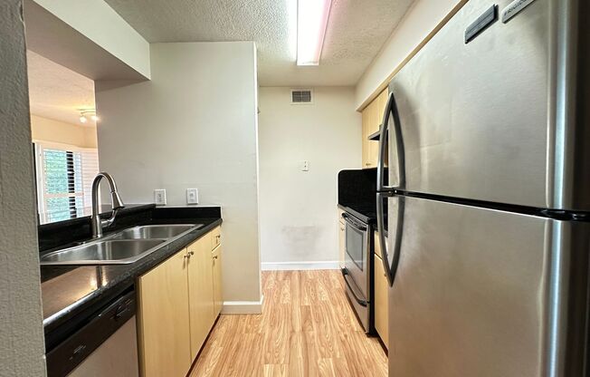 1 bed, 1 bath, 841 sqft, $2,000, Unit Unit 17-2