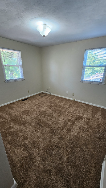 1605 W LINCOLNWOOD PL