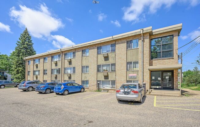 Studio, 1 bath, 290 sqft, $847, Unit 2026 Waitlist Studio