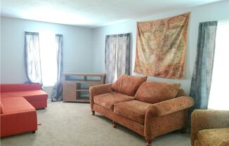 2 beds, 1 bath, $1,025, Unit UNIT 1