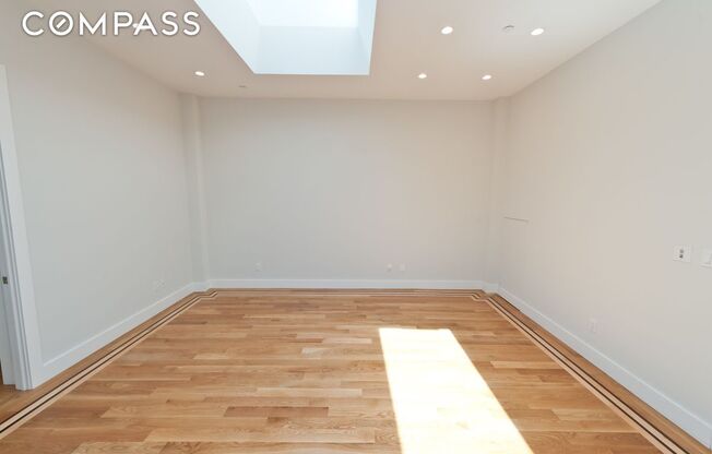 12 21 ASTORIA BLVD