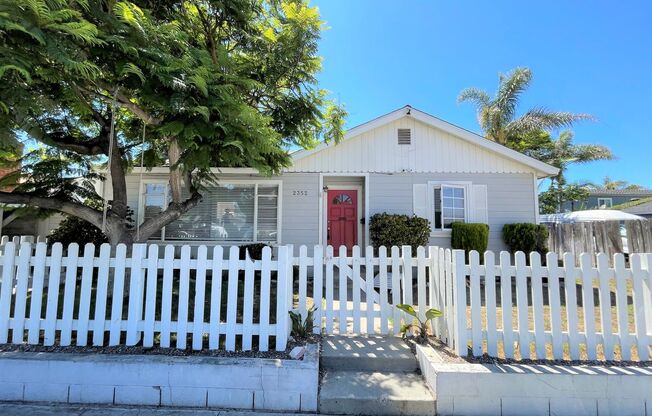 2 Bed 1 Bath w/Den-Pierpont Beach Home with Yard!