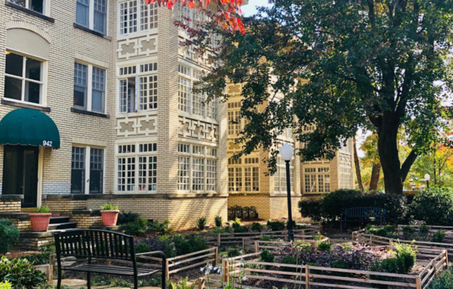 2 beds, 2 baths, 1,138 sqft, $2,650, Unit 942-06