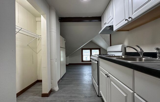 Studio, 1 bath, 500 sqft, $645, Unit Apt. 24