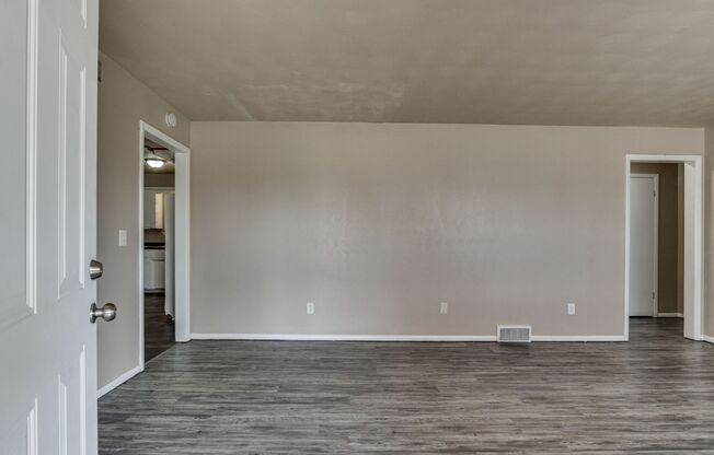 3 Bedroom 1.5 Bathroom w/ Extra Garage Converted Room