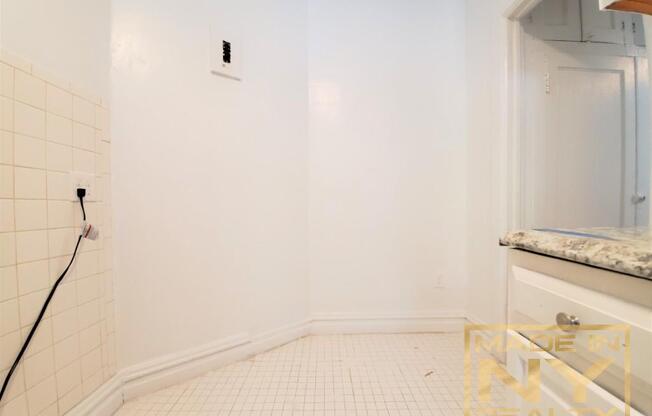 1 bed, 1 bath, $2,500, Unit 2B