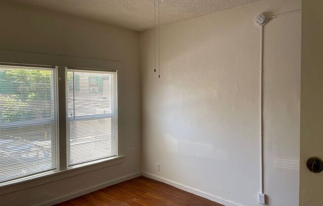 Studio, 1 bath, $1,400