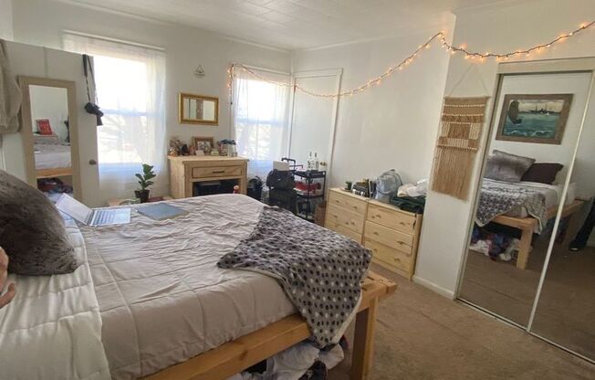 1 bed, 1 bath, $925, Unit Apt 2